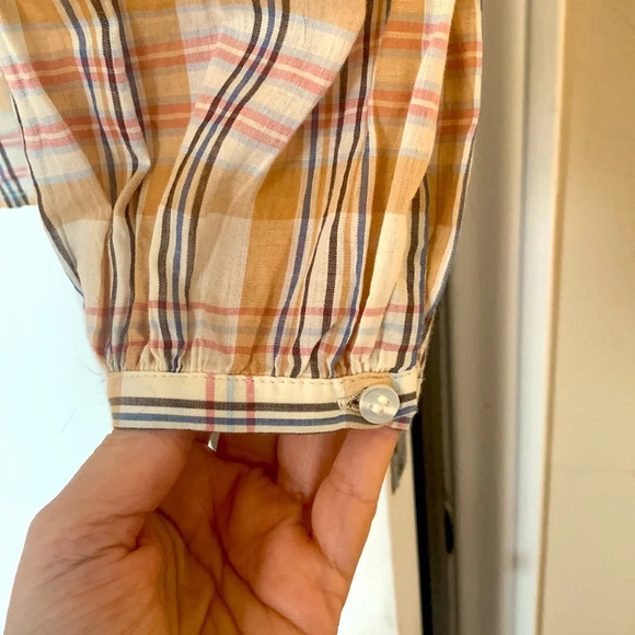 WMS GAP plaid ruffle collar blouse size medium in perfect condition - Picture 5 of 7